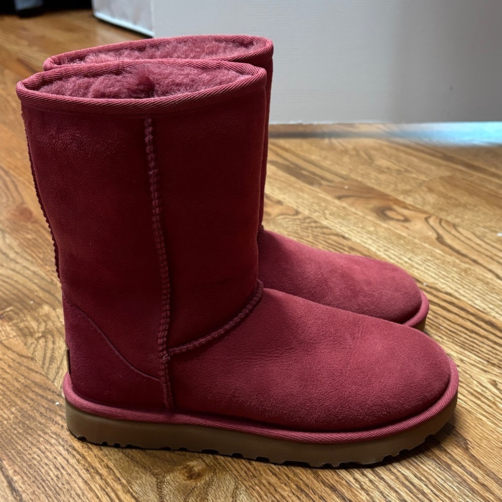 Classic Short UGG
